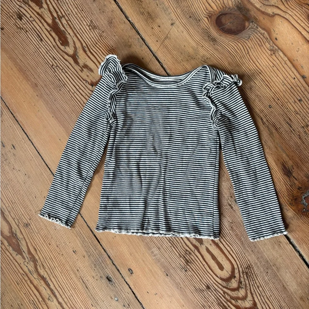 Tea Collection Ruffle Top - Picture 1 of 4
